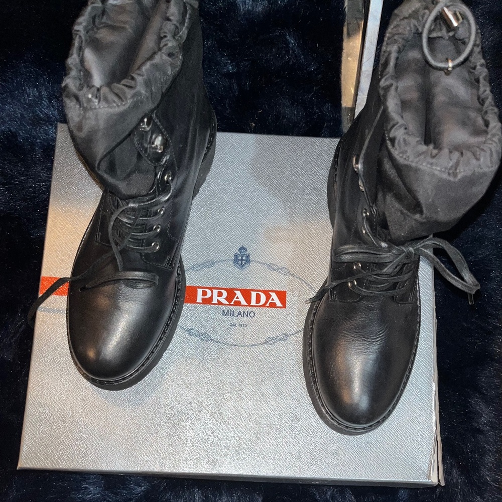 Black leather Prada boot/booties